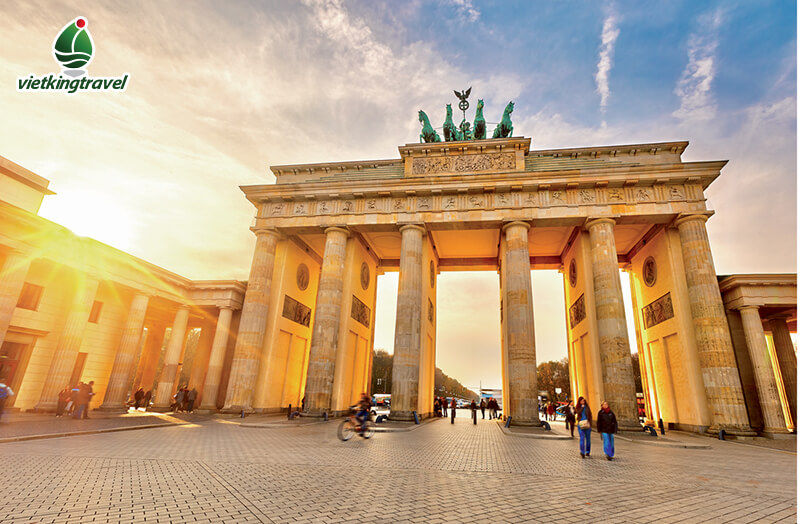 cổng thành Brandenburg biểu tượng của nước Đức