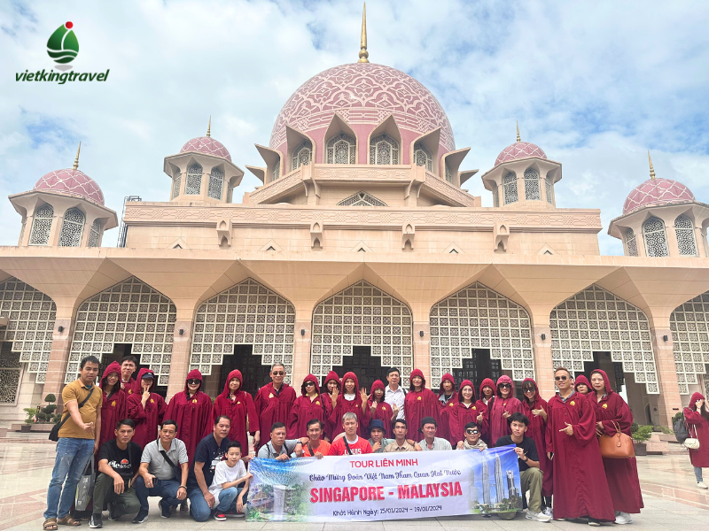Đại Thánh đường Hồi giáo Putra Jaya - Vietkingtravel