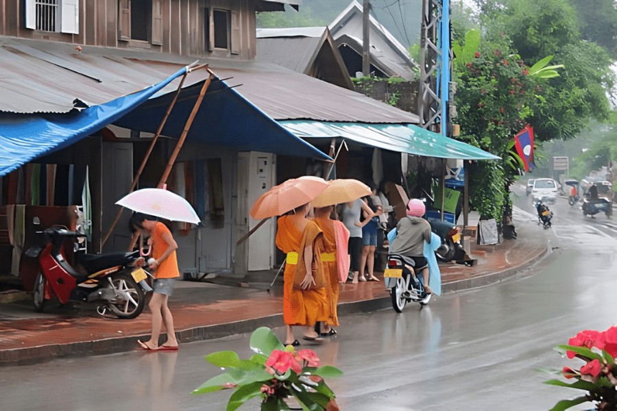 Nước Lào mùa mưa