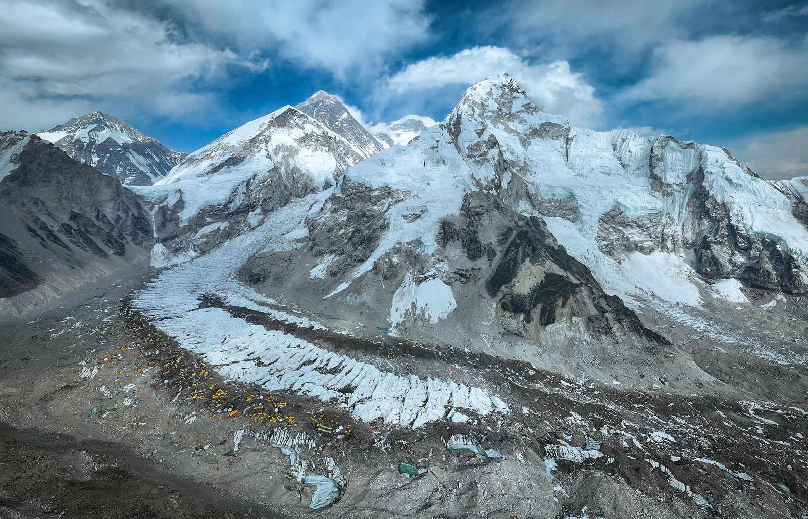 Khu vực Everest Base Camp phía Nepal ở độ cao 5.364 m
