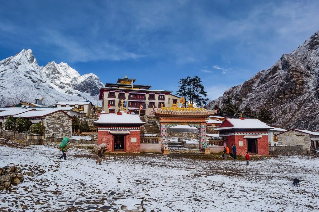 Đường mòn thung lũng Khumbu trên tuyến Everest Base Camp
