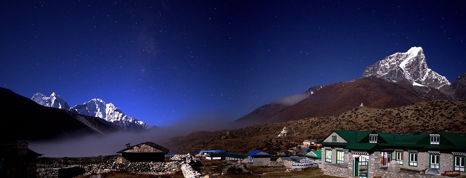 Làng Dingboche ở độ cao 4.410 m trên tuyến EBC