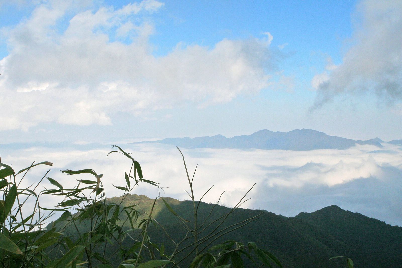 Núi rừng Tây Bắc, nơi người trekking Việt tập sức bền trước khi nghĩ tới Himalaya