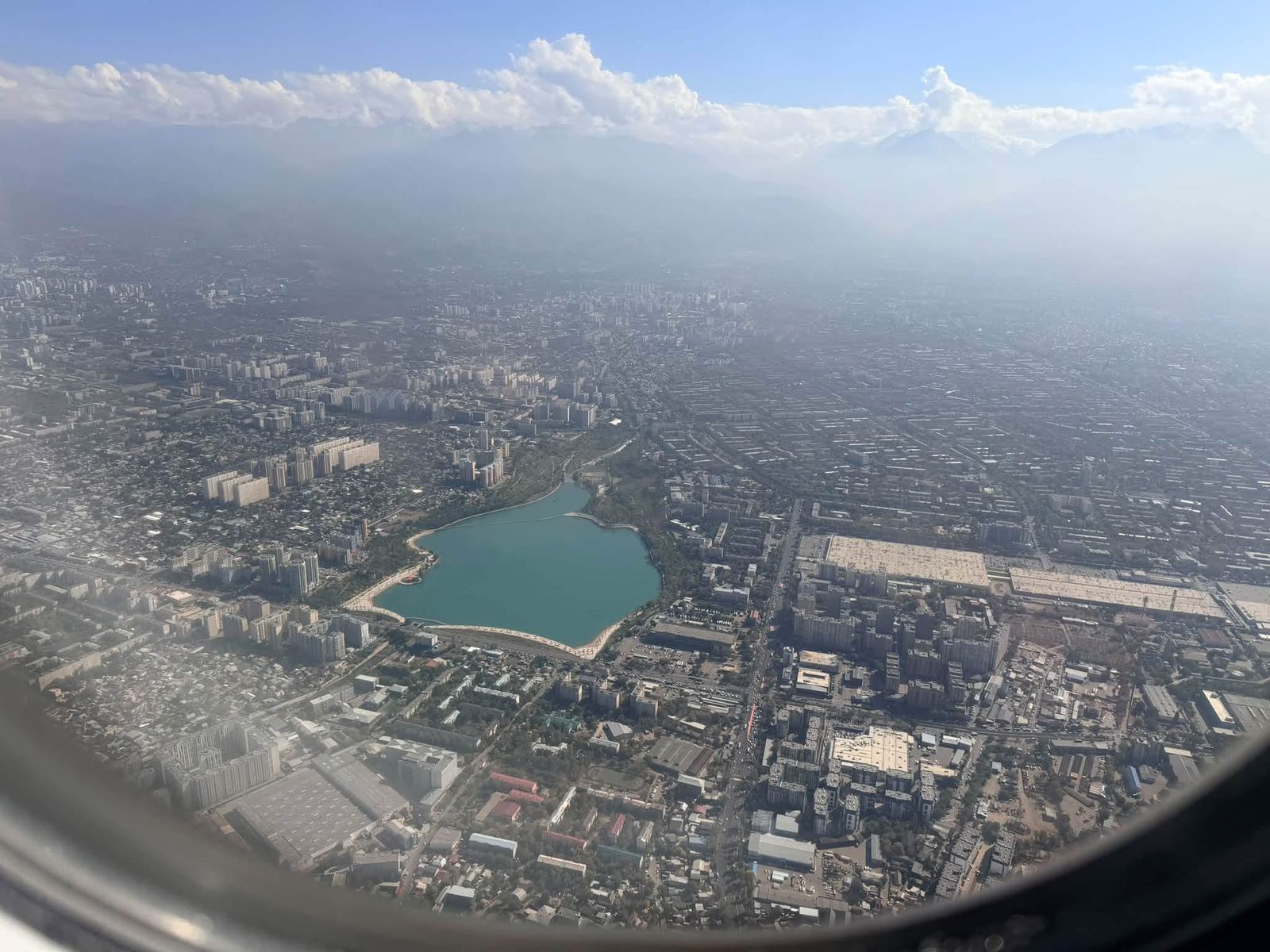Almaty nhìn từ máy bay