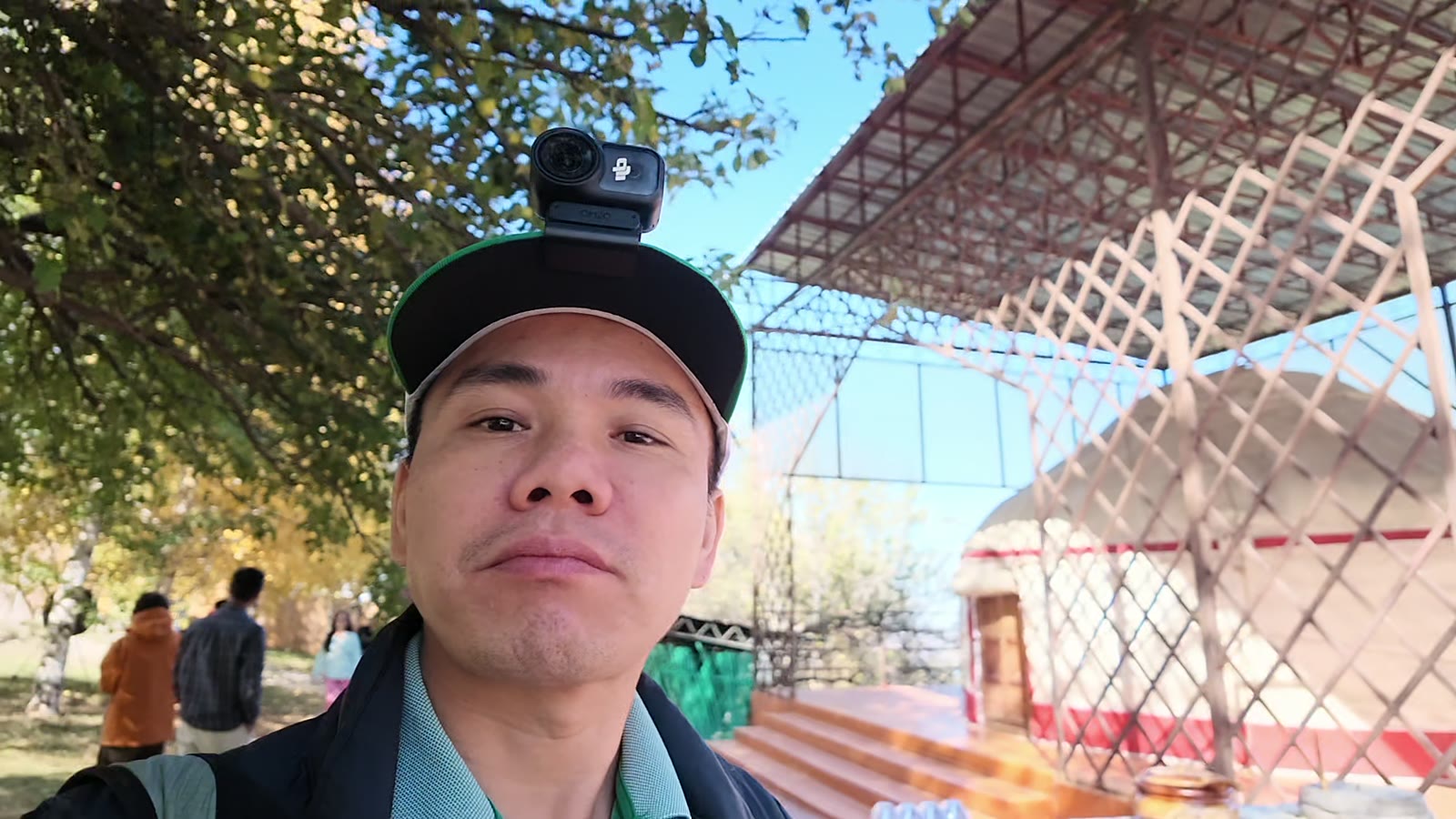 Khung gỗ của một chiếc lều yurt lớn